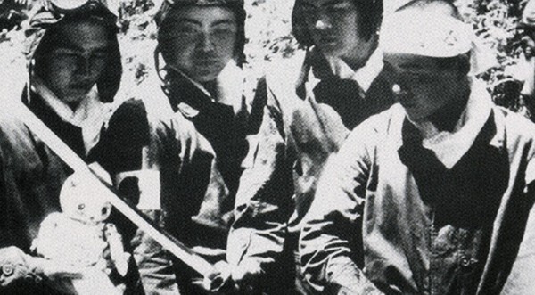 PilotsLongSwords.jpg