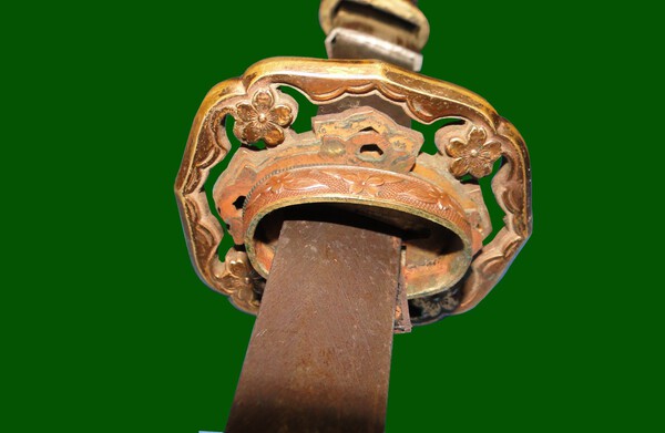 tuc5-tsuba.JPG