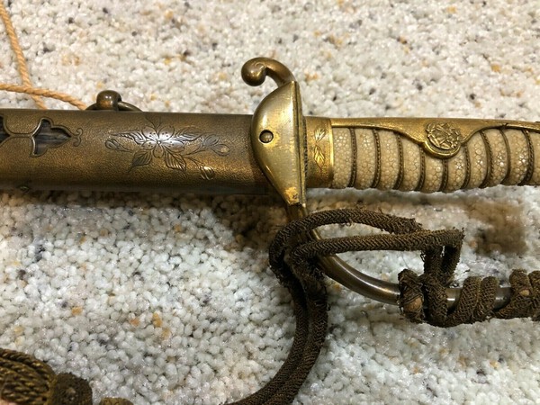 Japanese Colonial Sword Unknown Emblem 5.jpg
