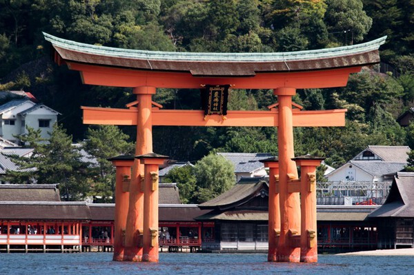 torii_01.jpg.pagespeed.ce.Vk_3Luiqfl.jpg